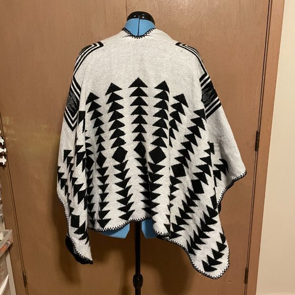 Patterned Reversible Poncho - Picture 3 of 5
